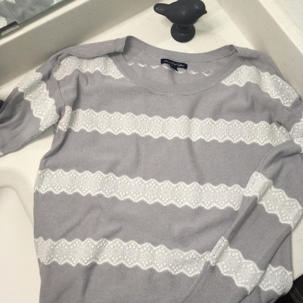 American Eagle Grey & White Sweater